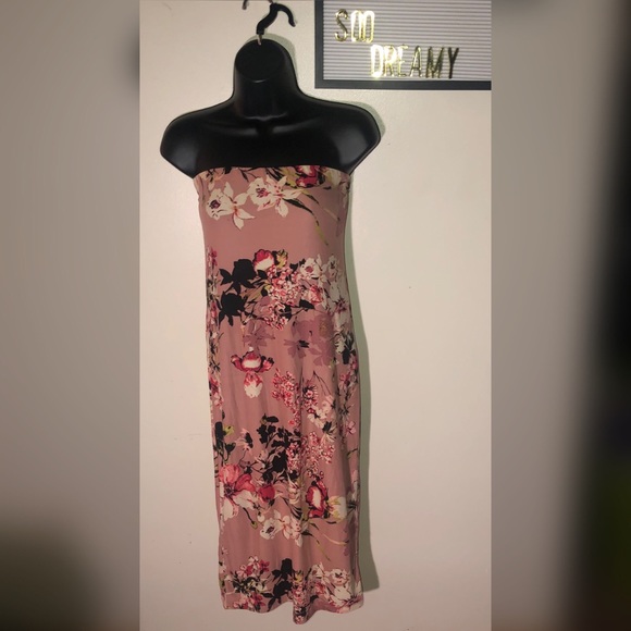 Dresses & Skirts - ❤️Mauve Pink Floral Printed Strapless Dress